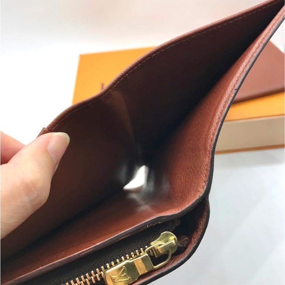 🤩🎈Authentic Louis Vuitton wallet🎈🤩 - Picture 6 of 16